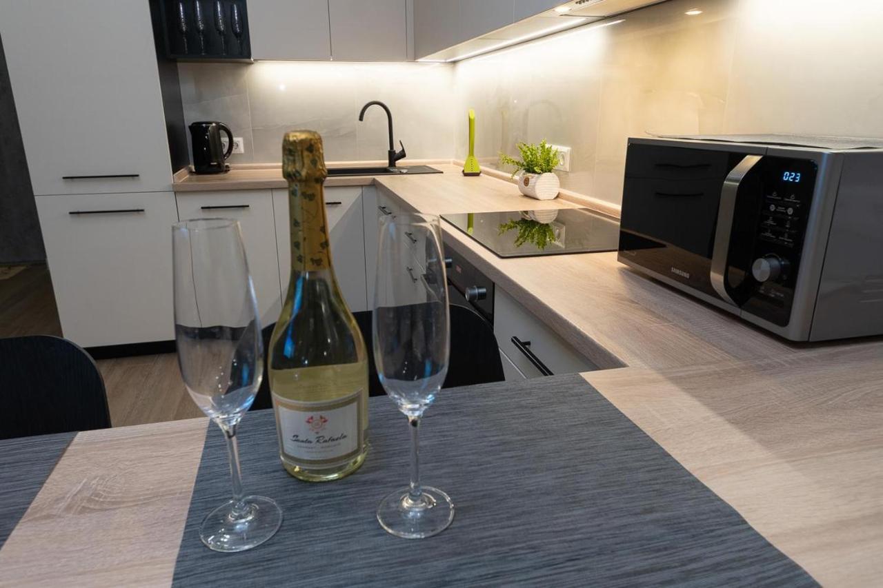 קייב New Modern Apartments. Metro Minskaya מראה חיצוני תמונה